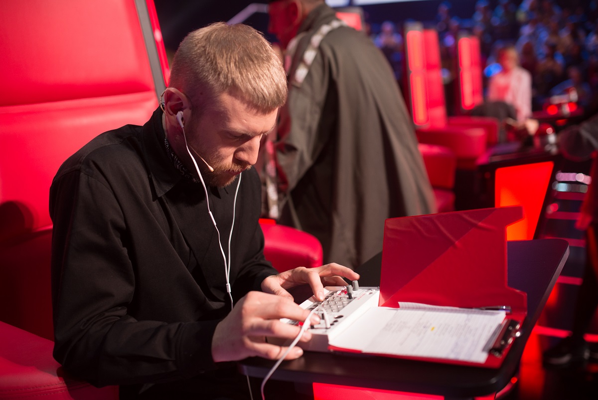 Тренер шоу Голос країни-6 Иван Дорн показал, как пишет свои песни